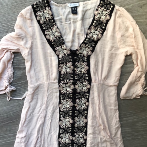 Semantiks Dresses & Skirts - Embroidered Boho dress 🌺